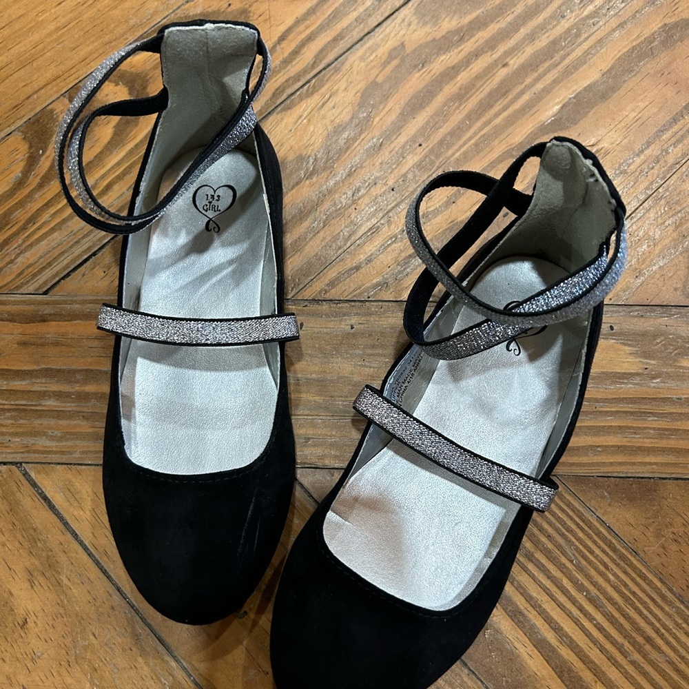 Girls dress. Shoes